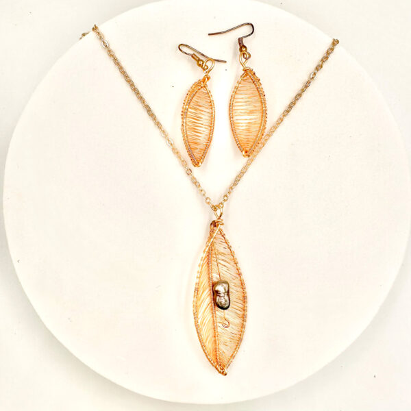 Set colier si cercei handmade Golden Leaves